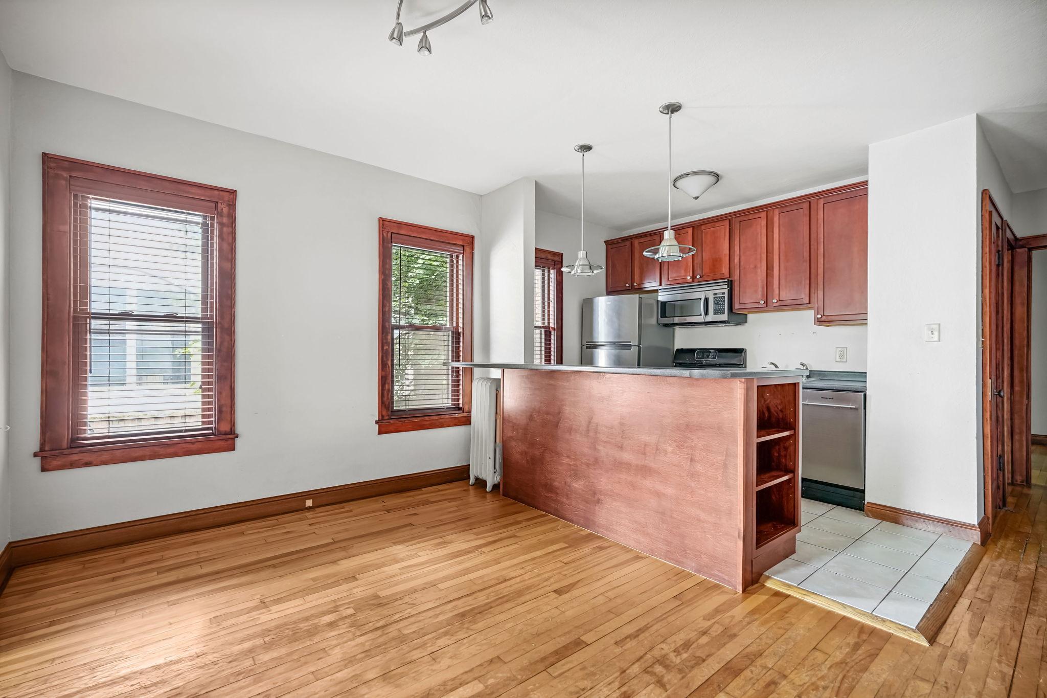 1812 Clinton Avenue, Unit 203 Minneapolis, MN 55404 - Photo 2 of 16