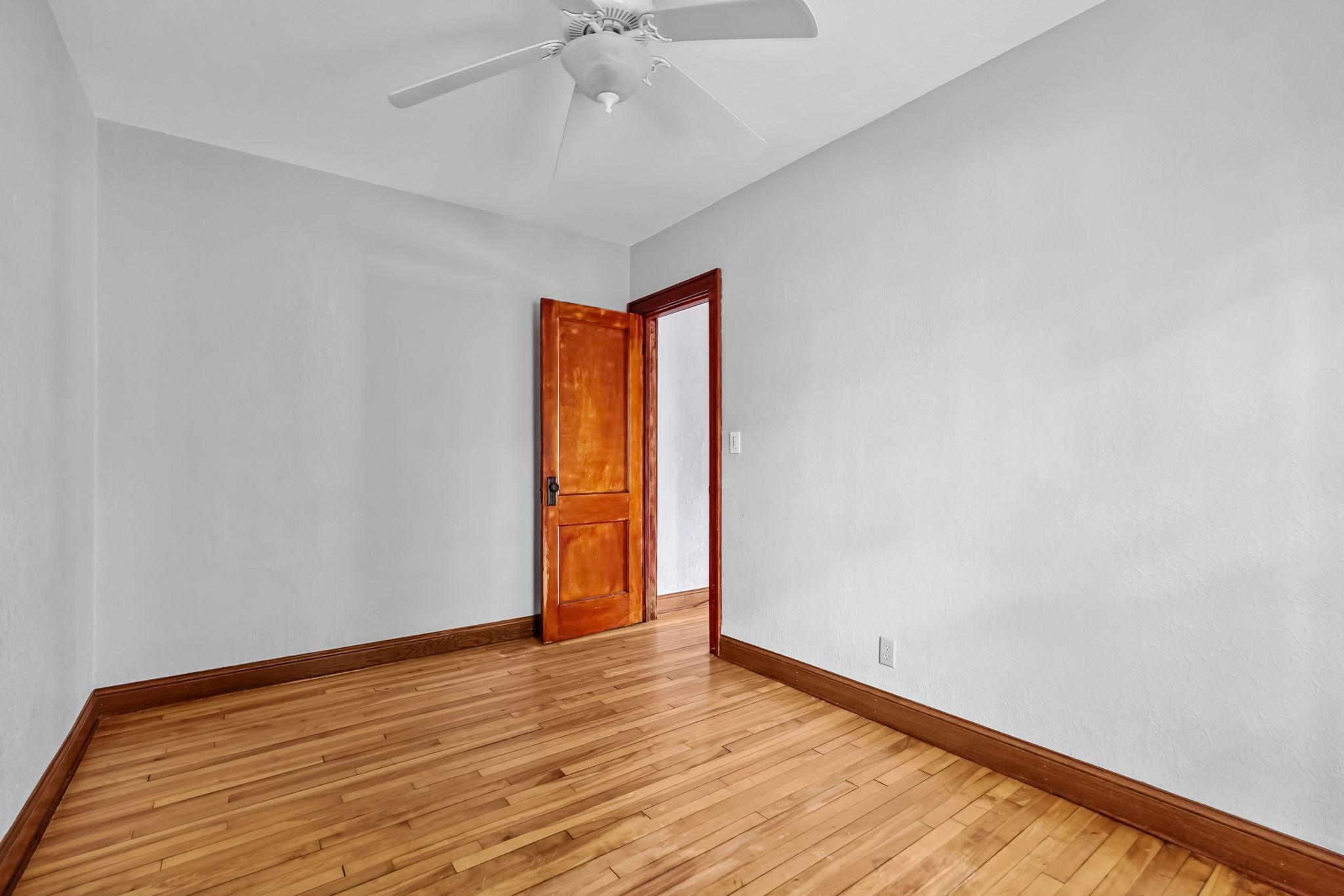 1812 Clinton Avenue, Unit 203 Minneapolis, MN 55404 - Photo 10 of 16