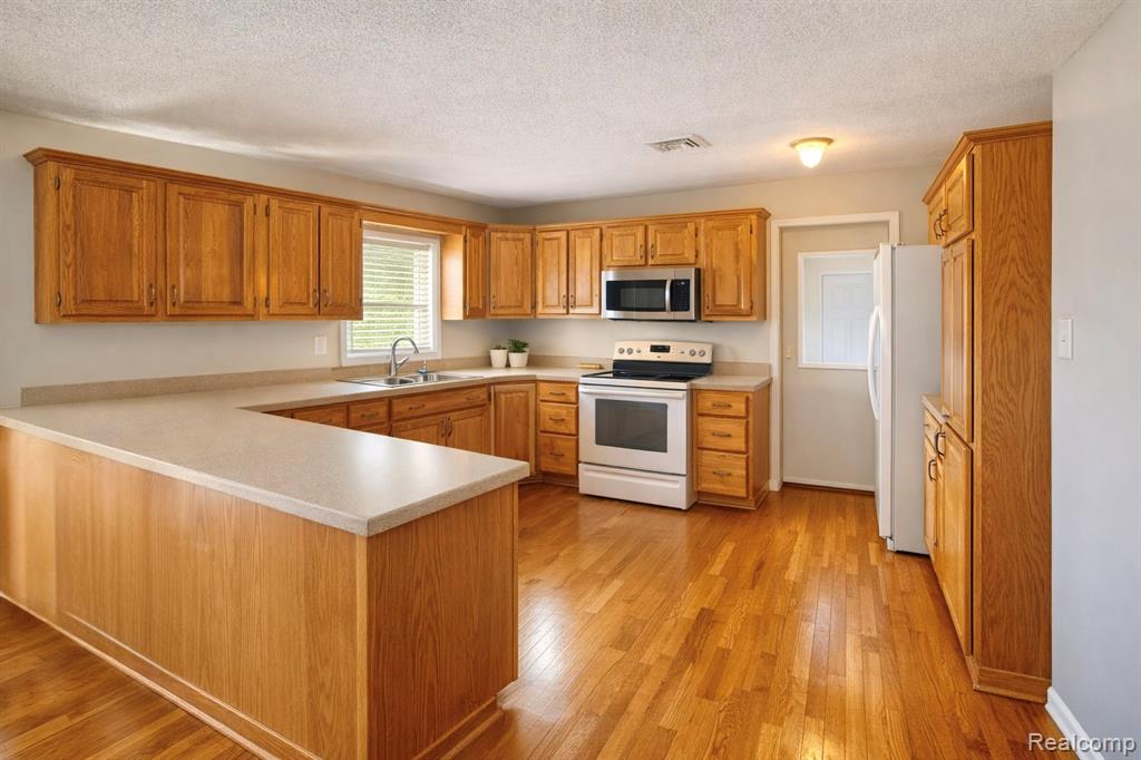 3132 Merwin Road Lapeer, MI 48446 - Photo 7 of 15