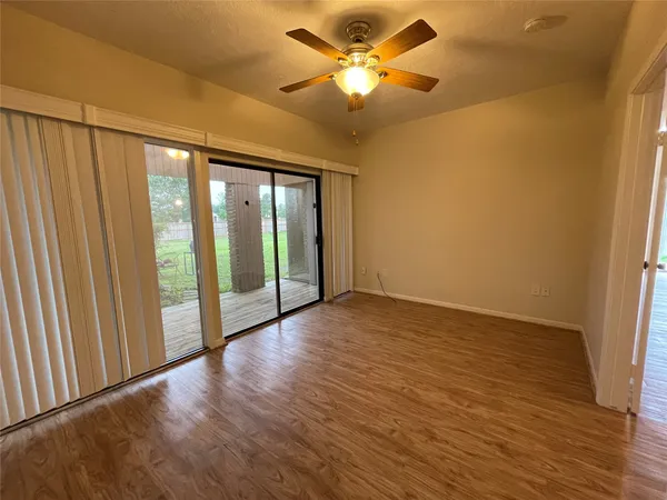 $1,850 | 12 Hallmark Drive, Panorama Village, TX 77304