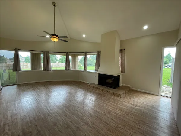 $1,850 | 12 Hallmark Drive, Panorama Village, TX 77304
