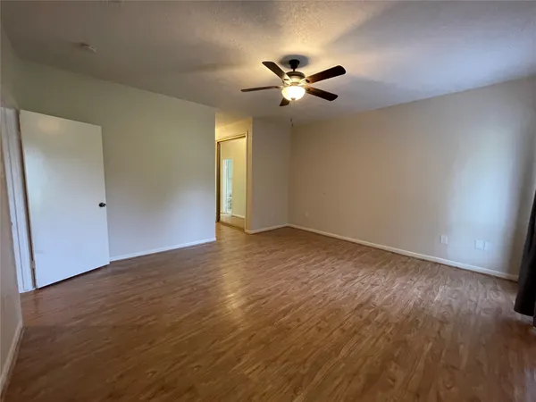 $1,850 | 12 Hallmark Drive, Panorama Village, TX 77304