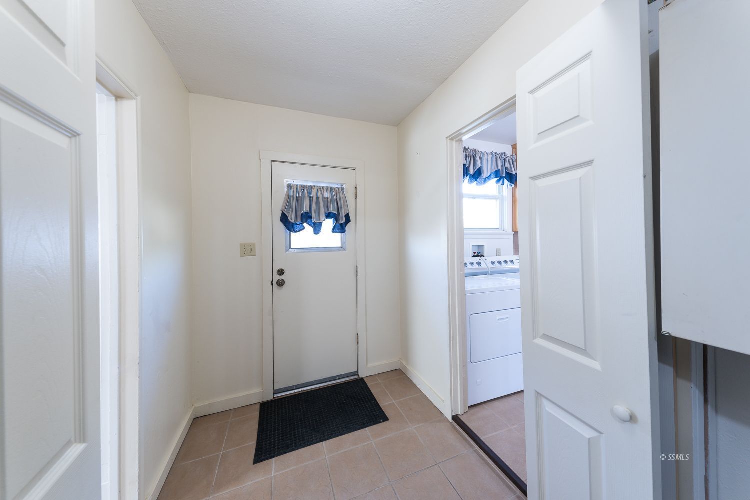 508 West Rader Avenue Ridgecrest, CA 93555 - Photo 6 of 38