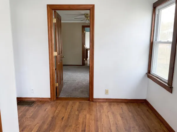 $122,000 | 321 South Main Street, Lake Crystal, MN 56055