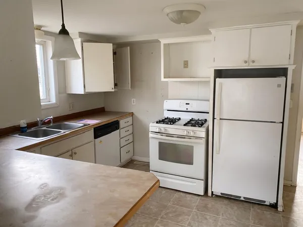 $122,000 | 321 South Main Street, Lake Crystal, MN 56055