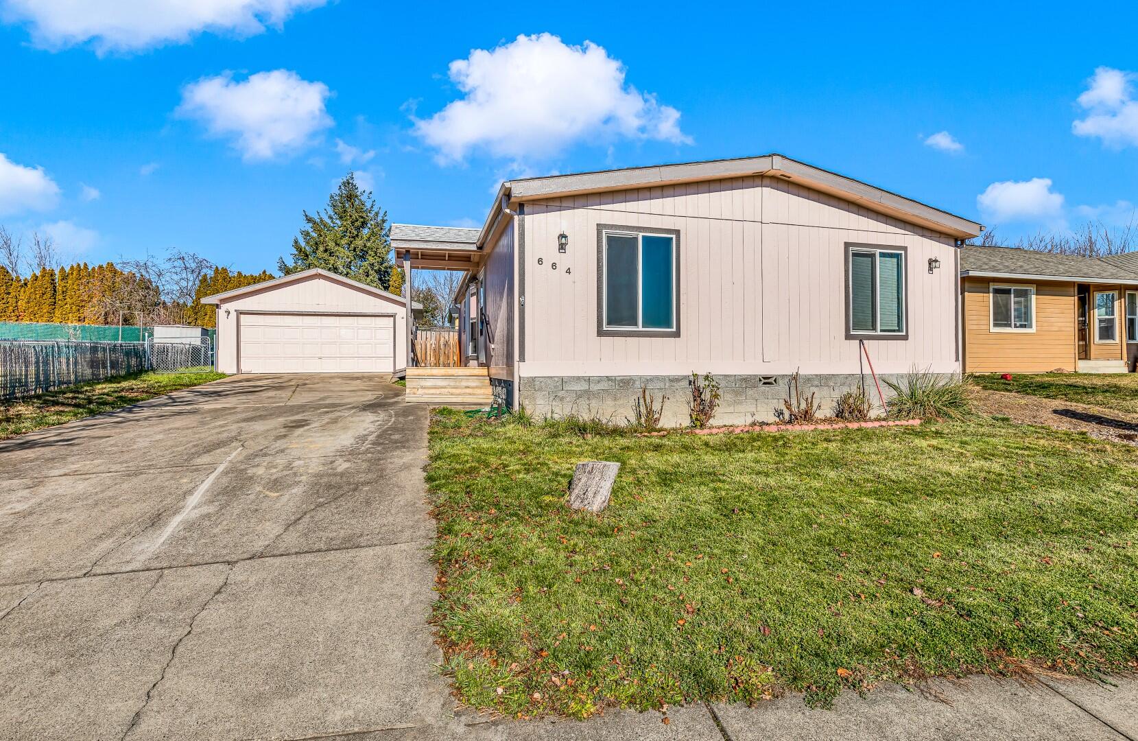 664 Clearview Way Eagle Point, OR 97524 - Photo 1 of 31 3