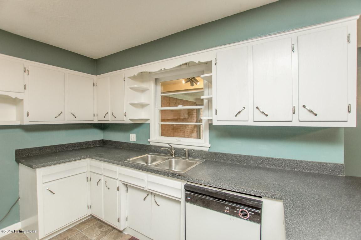 2403 Farnsley Road Louisville, KY 40216 - Photo 21 of 47 2014-10-4-8-24-7-Kitchen%20%205