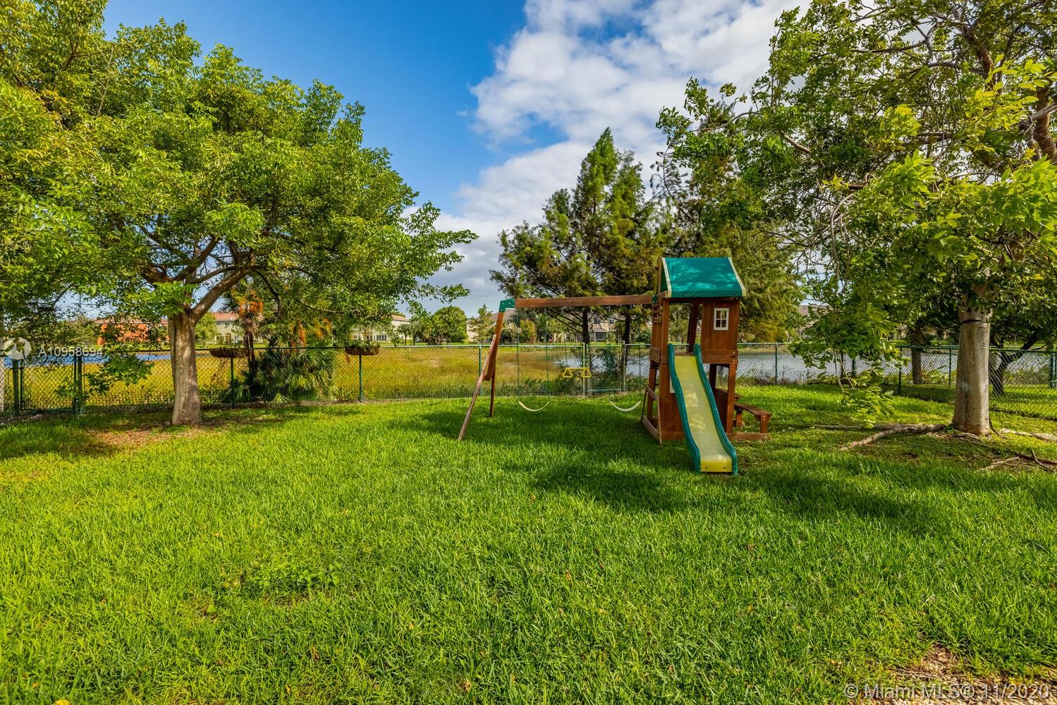 1873 Southeast 20th Road Homestead, FL 33035 - Photo 4 of 39