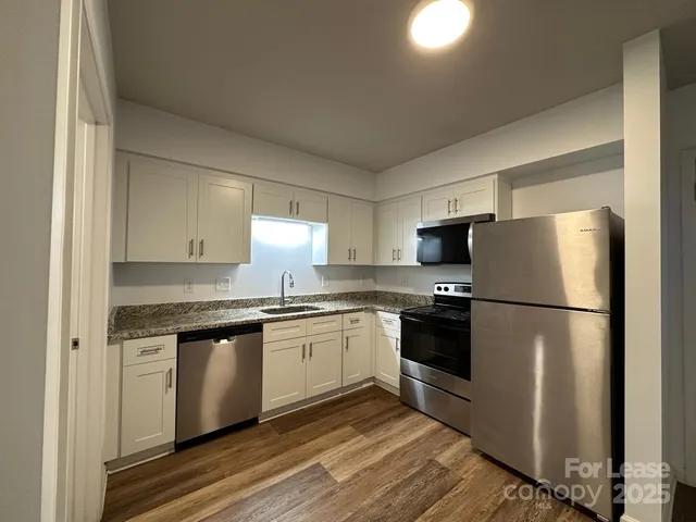 $1,800 | 2004 Stoney Point Lane, Unit 91, Charlotte, NC 28210