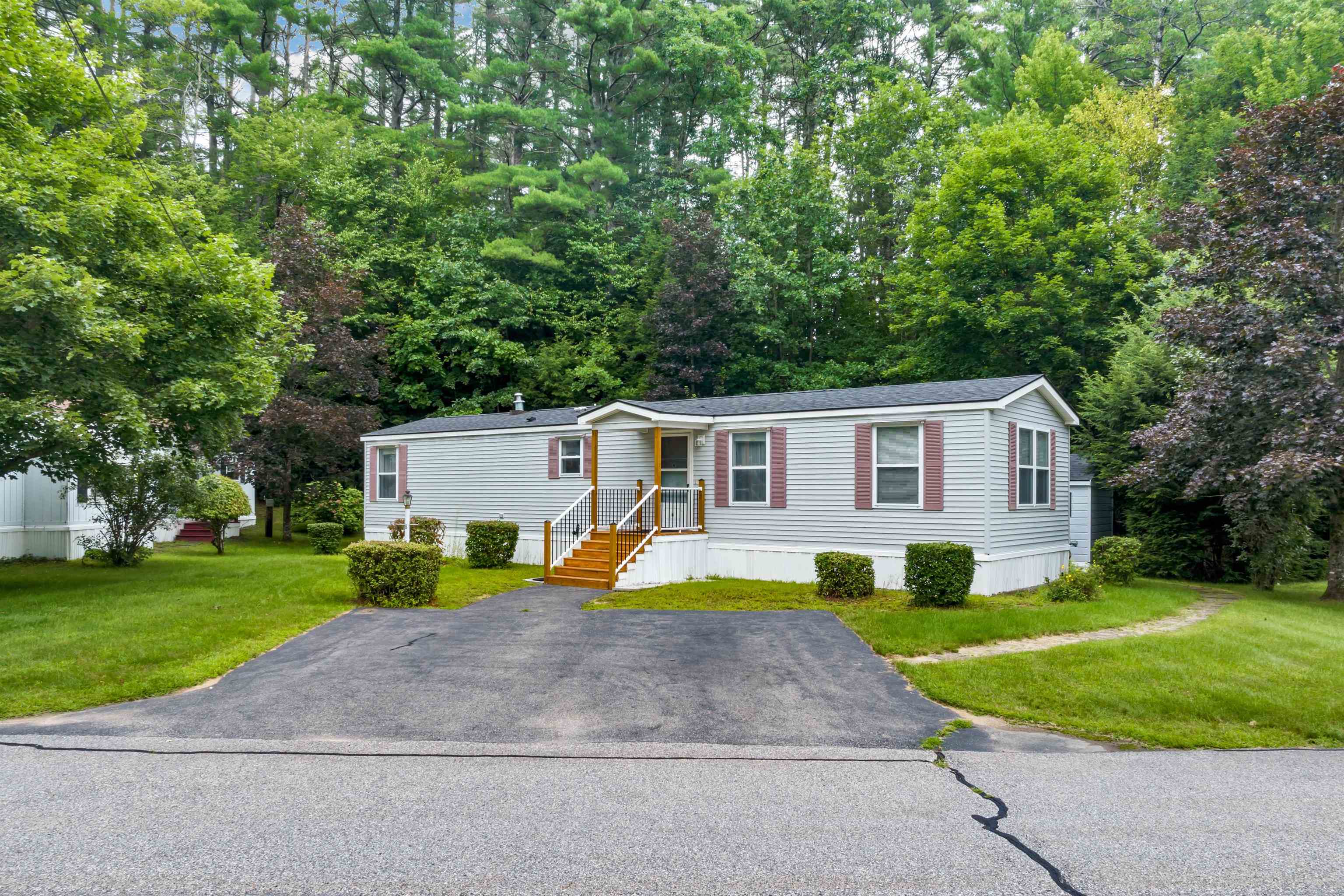 6 Hemlock Road Tilton, NH 03276 - Photo 1 of 35