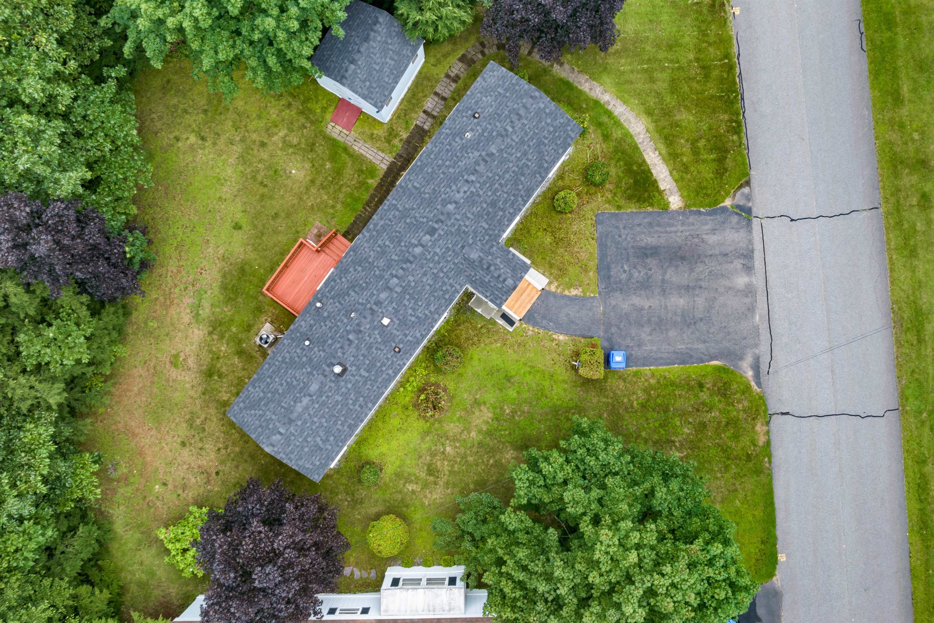 6 Hemlock Road Tilton, NH 03276 - Photo 19 of 35