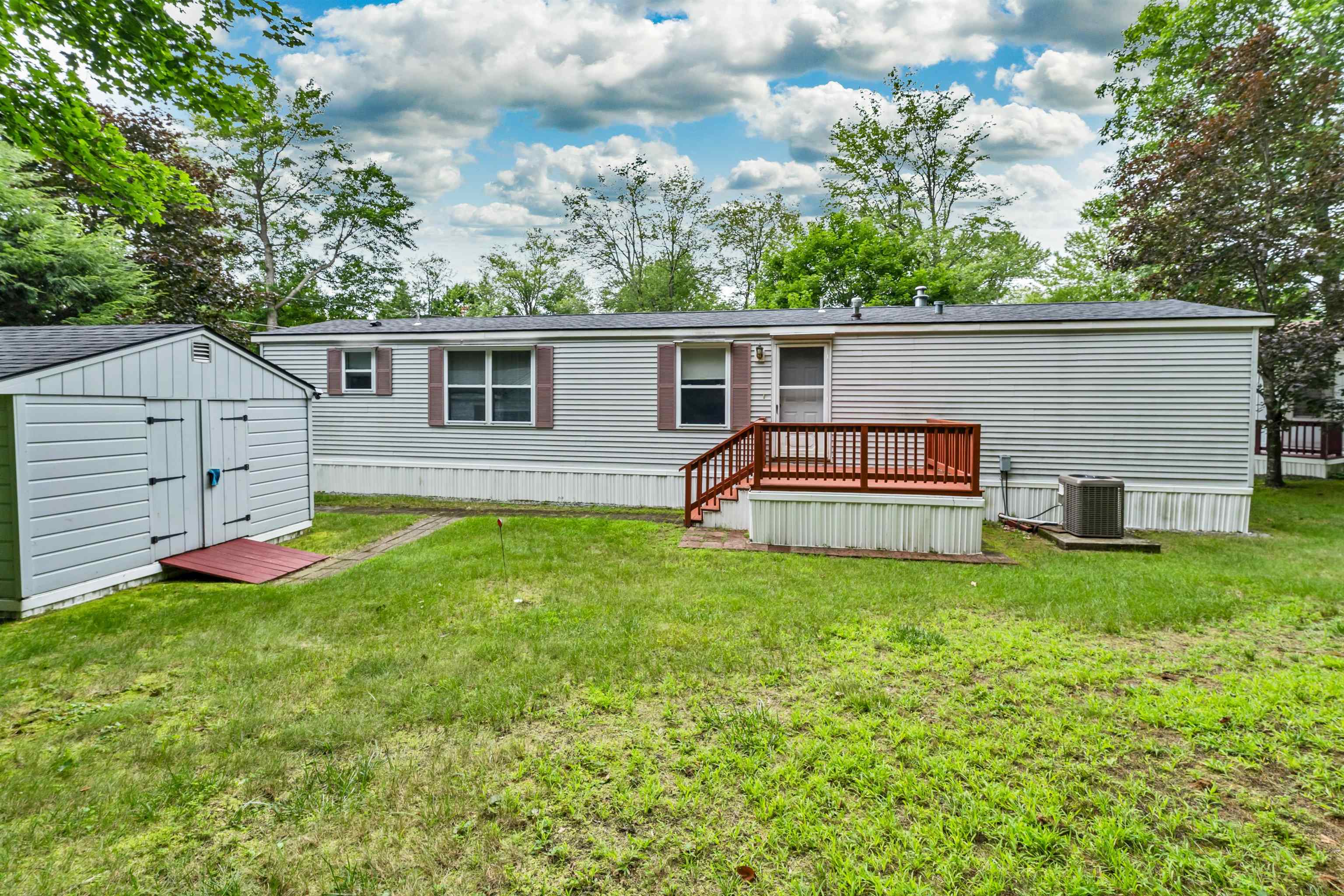 6 Hemlock Road Tilton, NH 03276 - Photo 2 of 35
