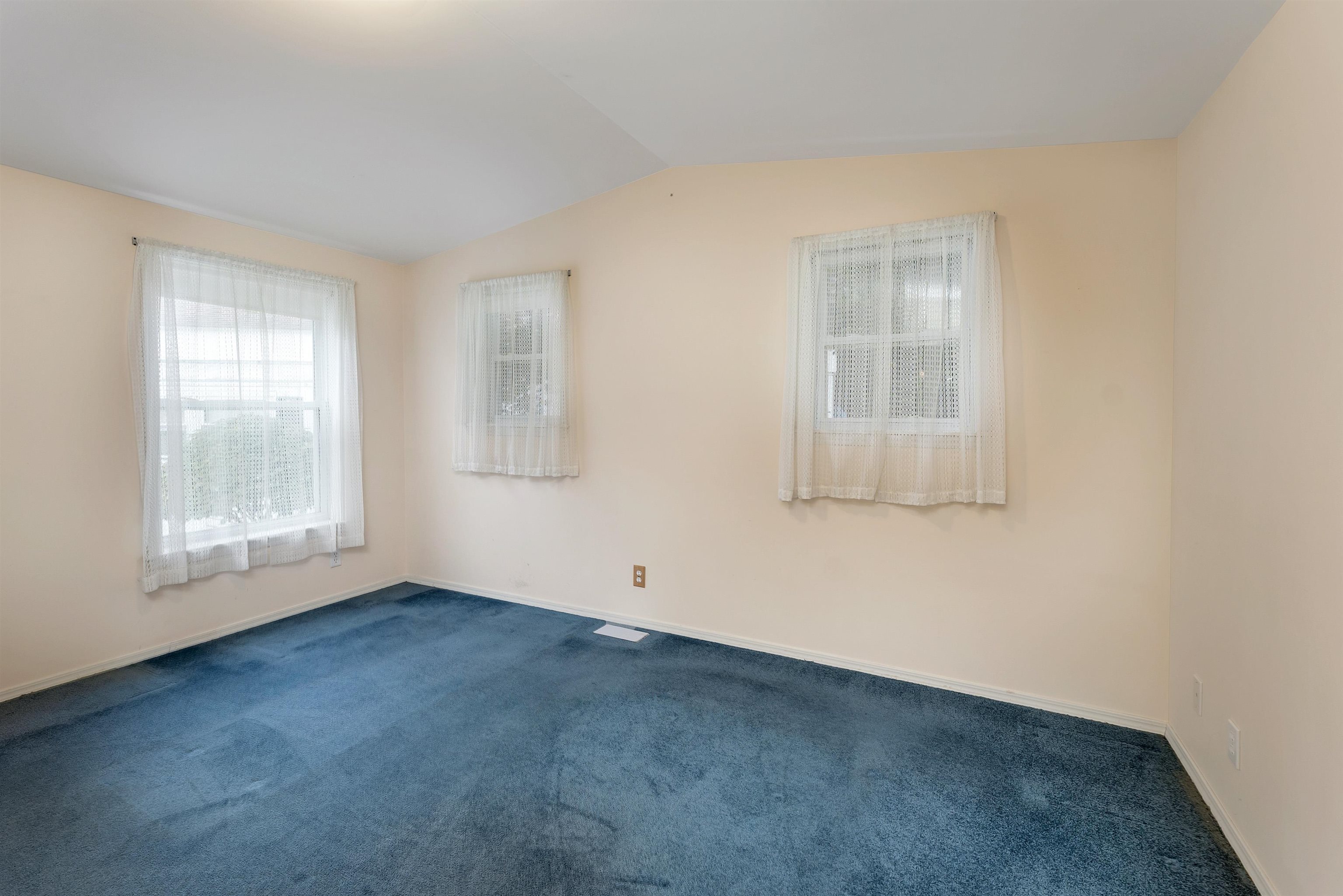 6 Hemlock Road Tilton, NH 03276 - Photo 6 of 35