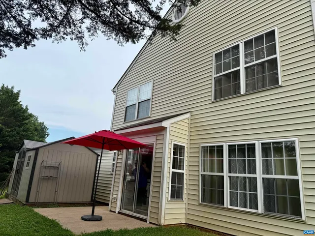 a house view with a outdoor space
