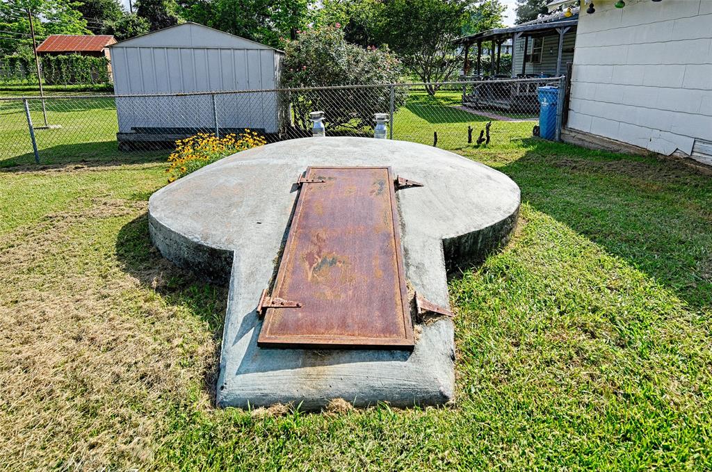 205 West Stark Road Seagoville, TX 75159 - Photo 21 of 39 a garden view with a sitting area