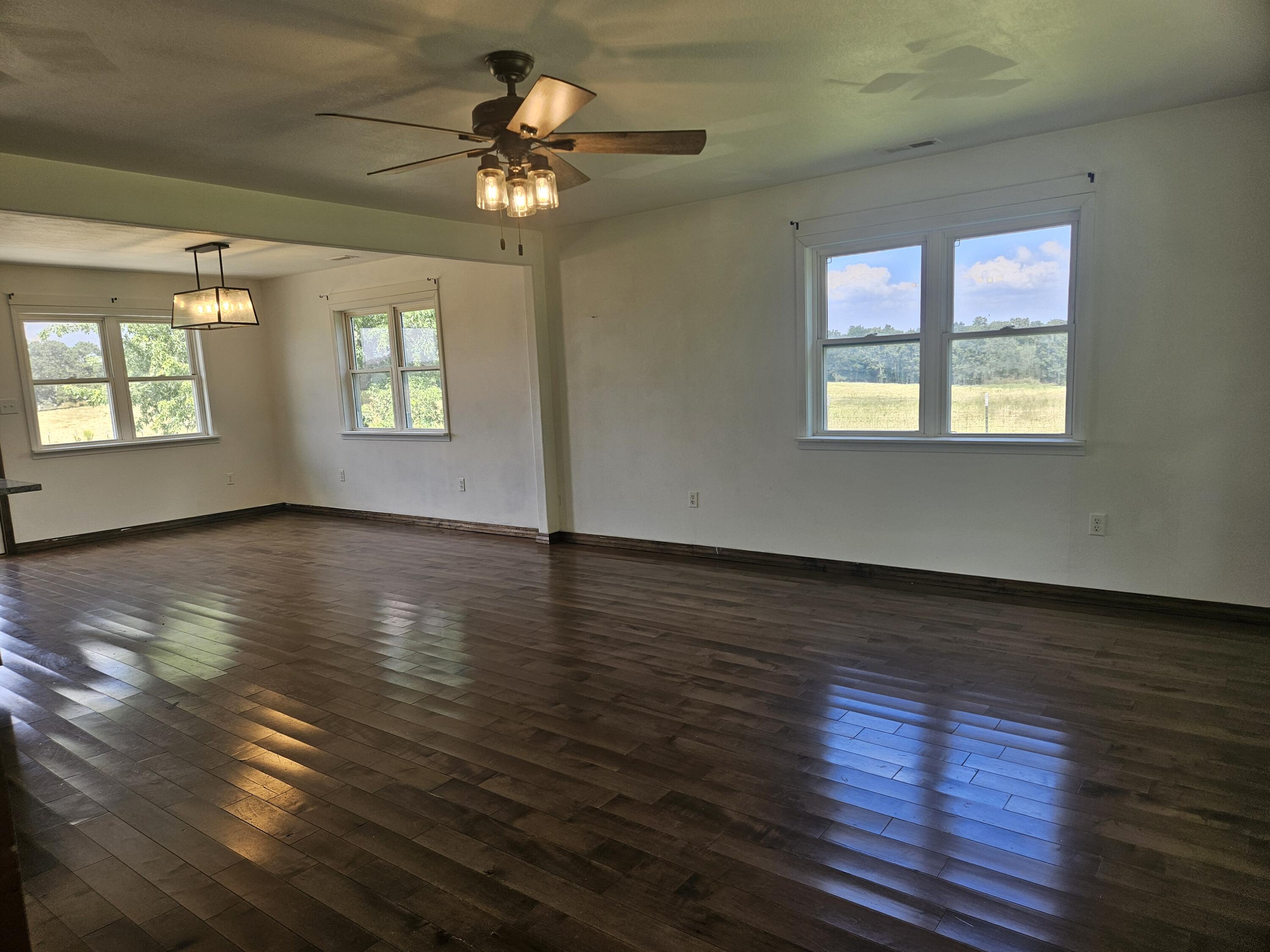 6305 State Rte T Birch Tree, MO 65438 - Photo 5 of 38 Living Room