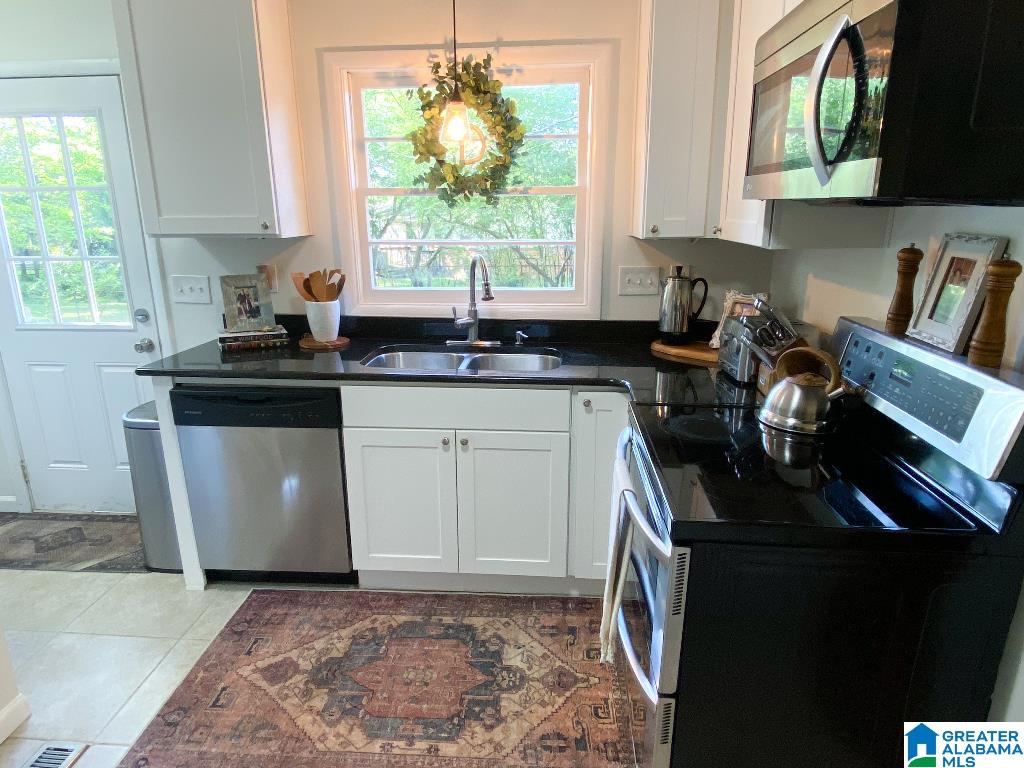 1012 Queensbury Road Birmingham, AL 35209 - Photo 9 of 23