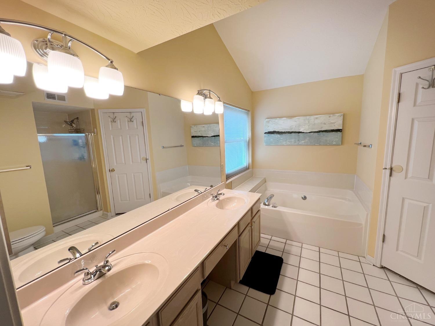 8408 Ridge Pointe Court, Unit 13 Reading, OH 45237 - Photo 16 of 39