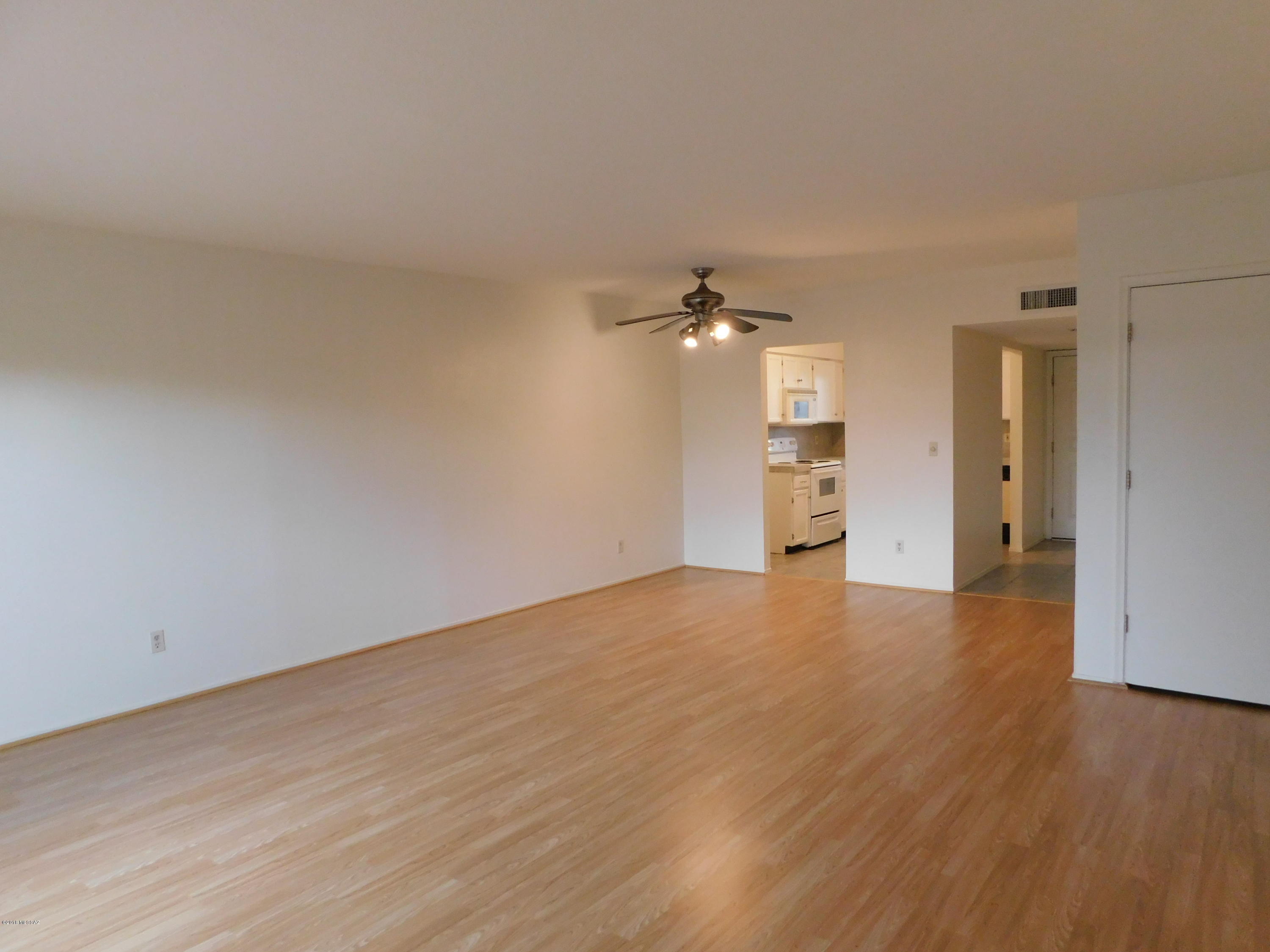 882 South Pantano Road Tucson, AZ 85710 - Photo 5 of 14 Gallery Image 5