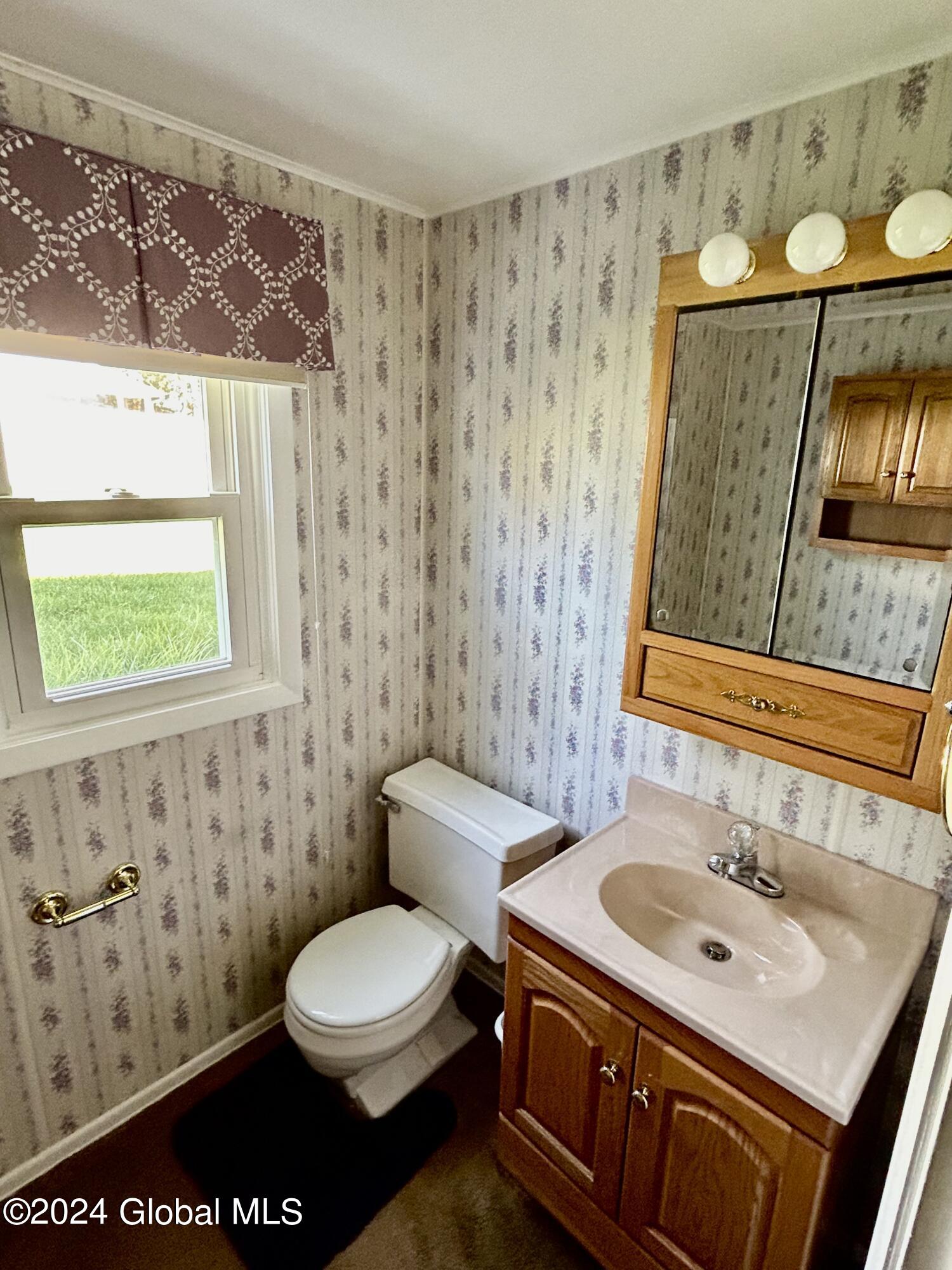 5 Haystack Road Clifton Park, NY 12065 - Photo 14 of 22 Half Bath