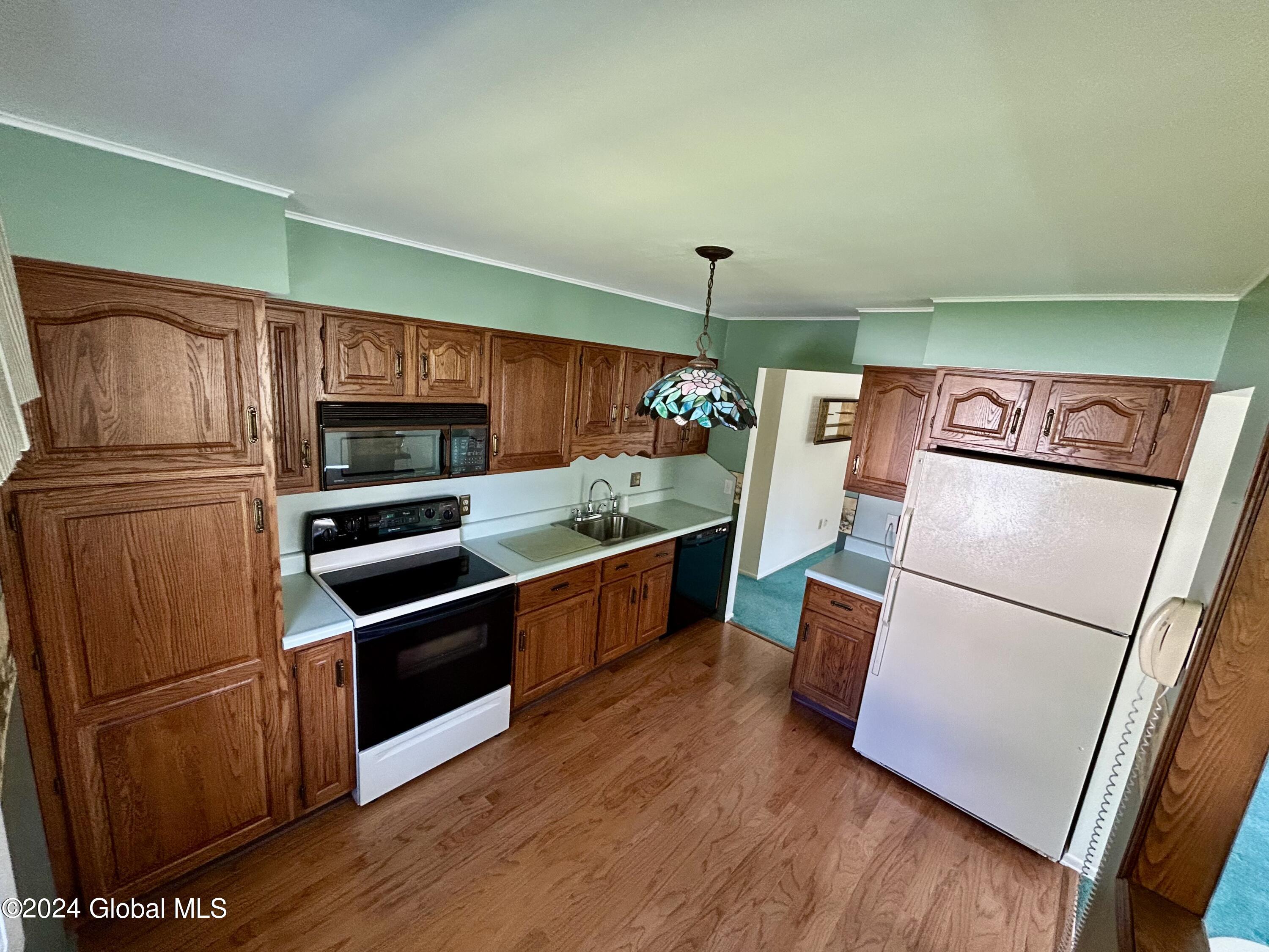 5 Haystack Road Clifton Park, NY 12065 - Photo 6 of 22 Kitchen Interior 3