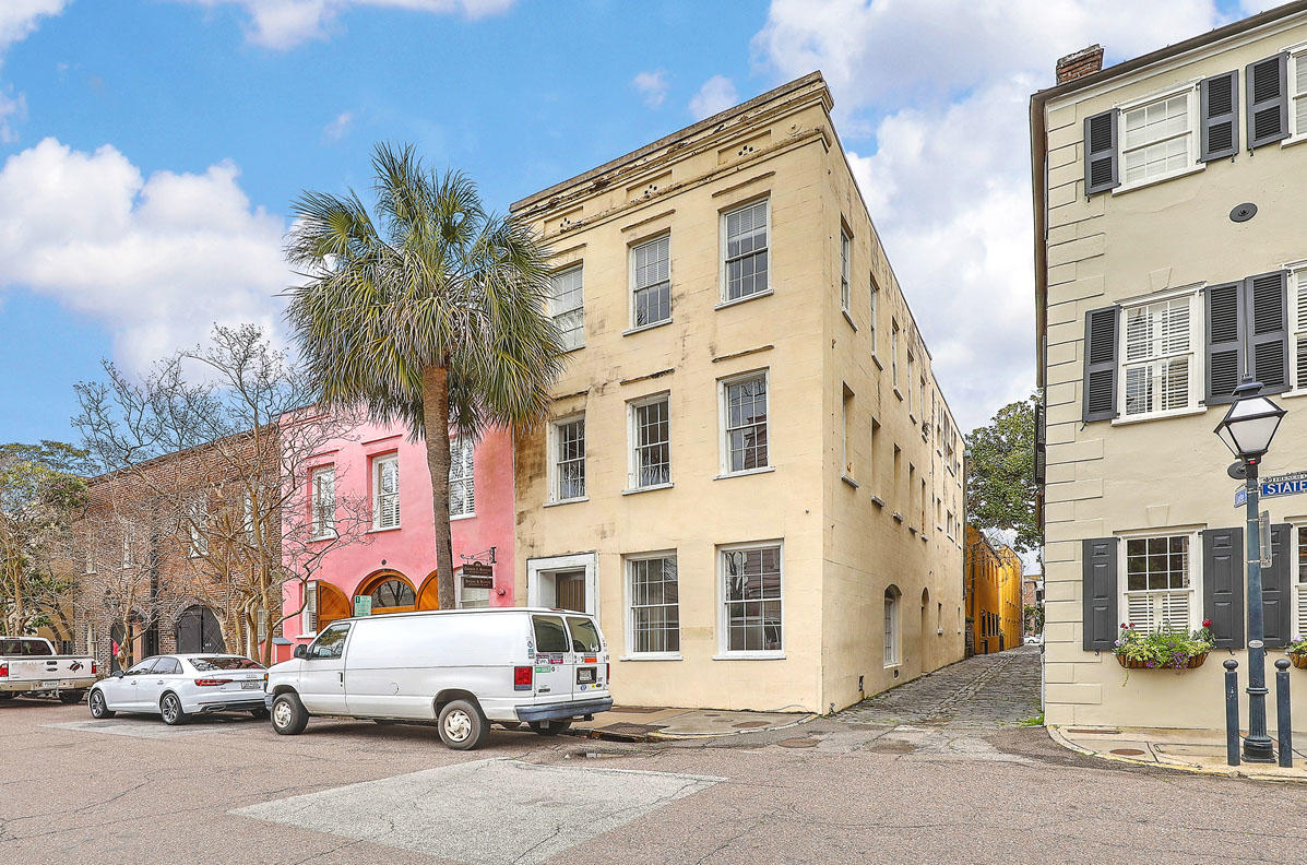 44 State Street Charleston, SC 29401 - Photo 1 of 19 44 State Street exterior