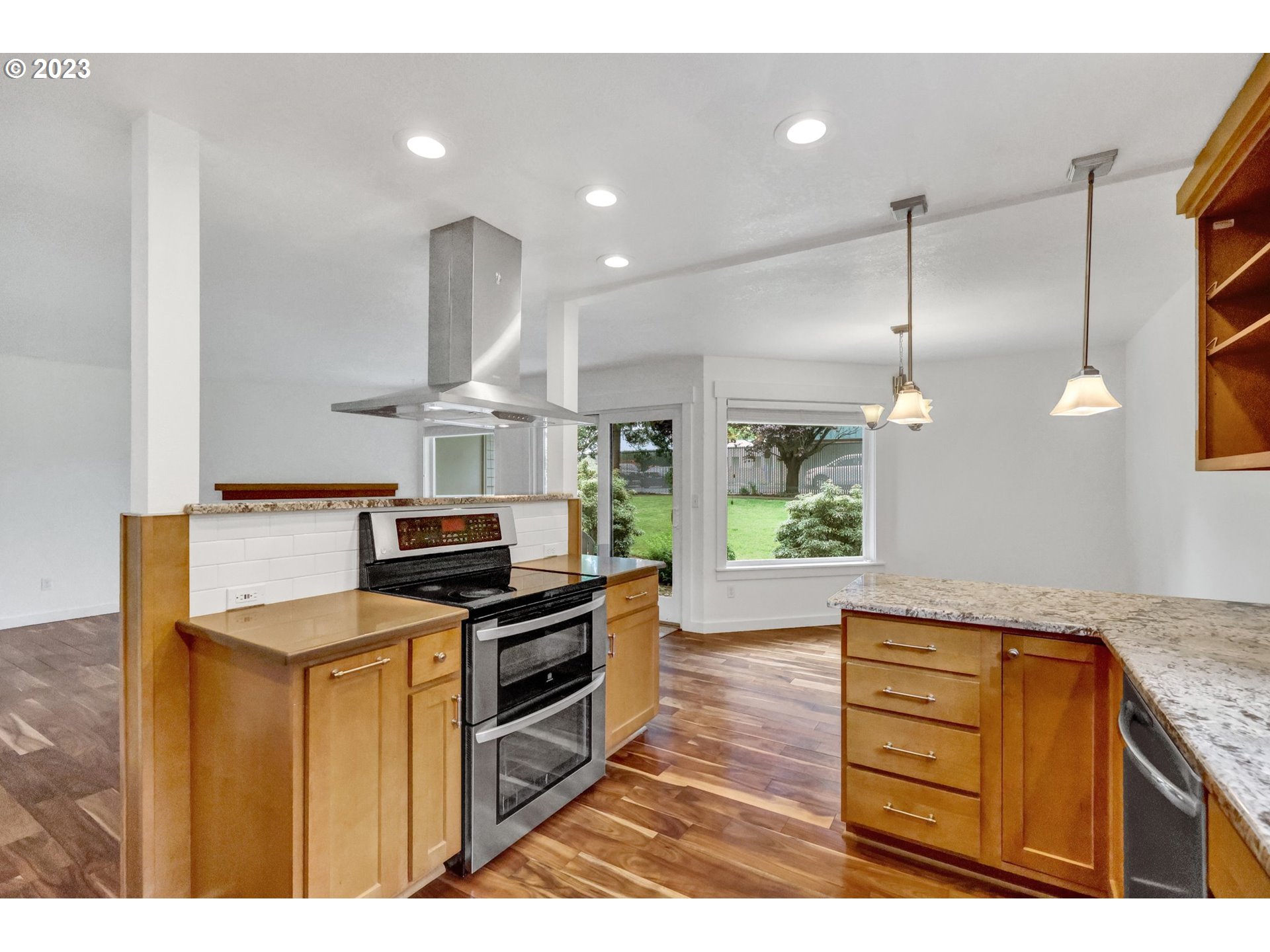 14575 Southwest Walker Road, Unit B7 Beaverton, OR 97006 - Photo 10 of 28 Gallery Image 10