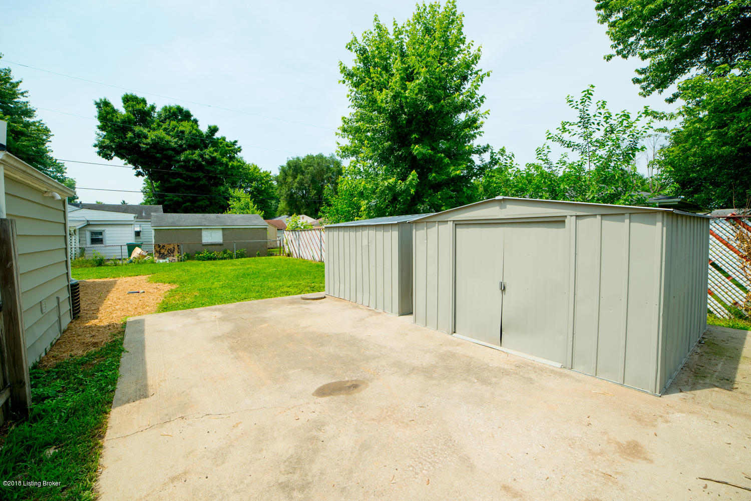 4106 Riedley Road Louisville, KY 40216 - Photo 37 of 39 Shed in back