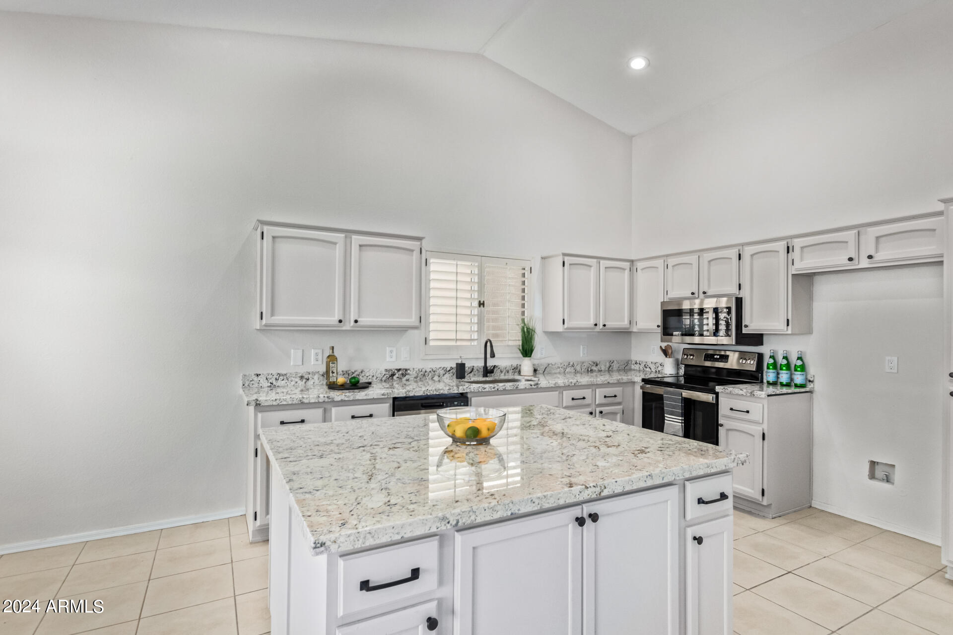 15070 Piccadilly Road Goodyear, AZ 85395 - Photo 3 of 42 14 - Piccadilly