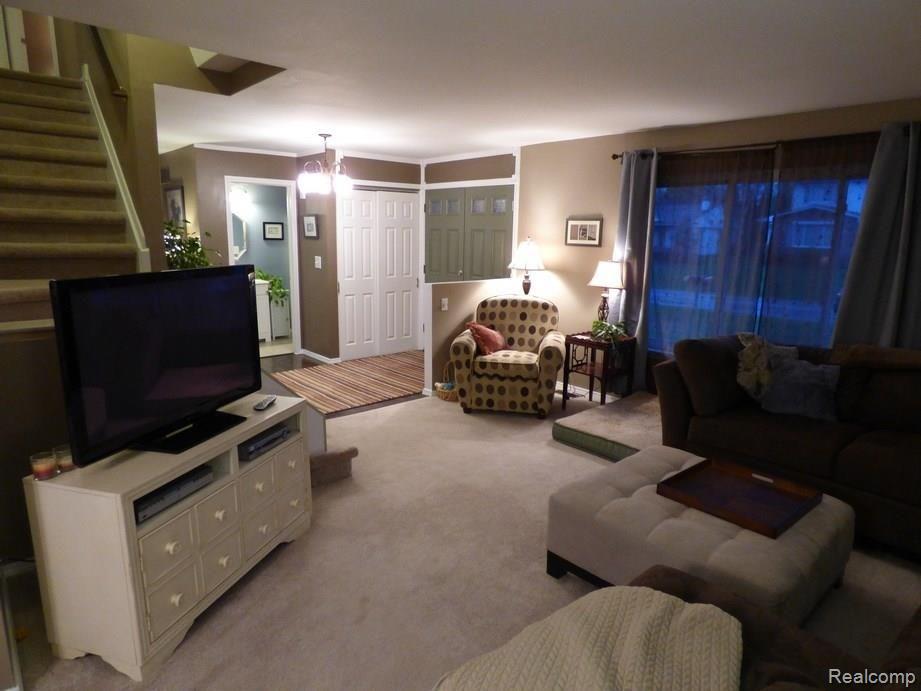 22563 Deerfield Road Novi, MI 48375 - Photo 11 of 44 P1190980.jpg