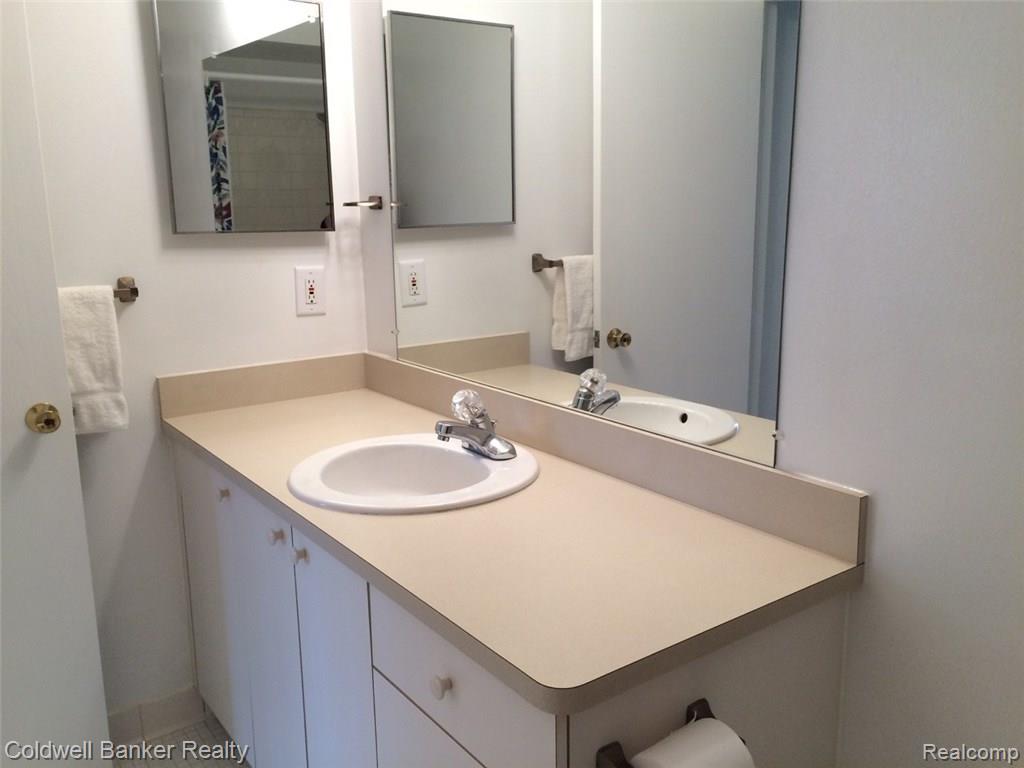 4913 East 10 Mile Road, Unit 6 Warren, MI 48091 - Photo 15 of 20