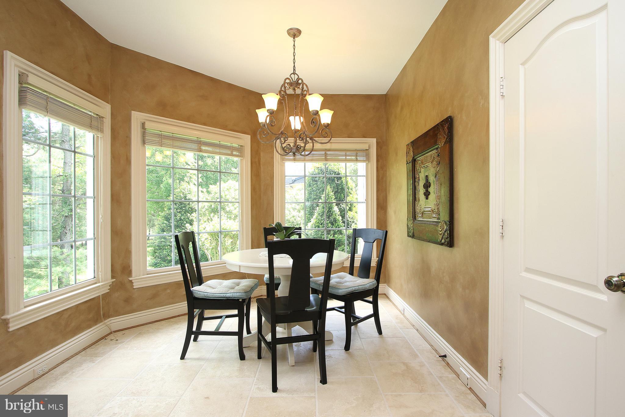 8322 Roxborough Loop Gainesville, VA 20155 - Photo 11 of 37 Kitchen