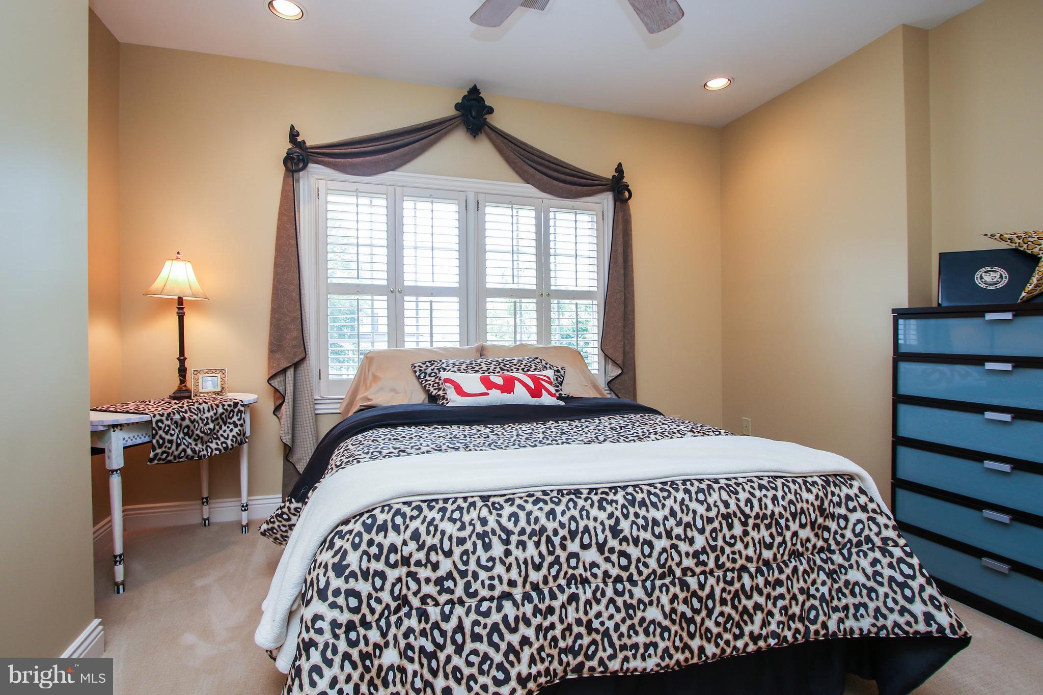 8322 Roxborough Loop Gainesville, VA 20155 - Photo 20 of 37 Bedroom