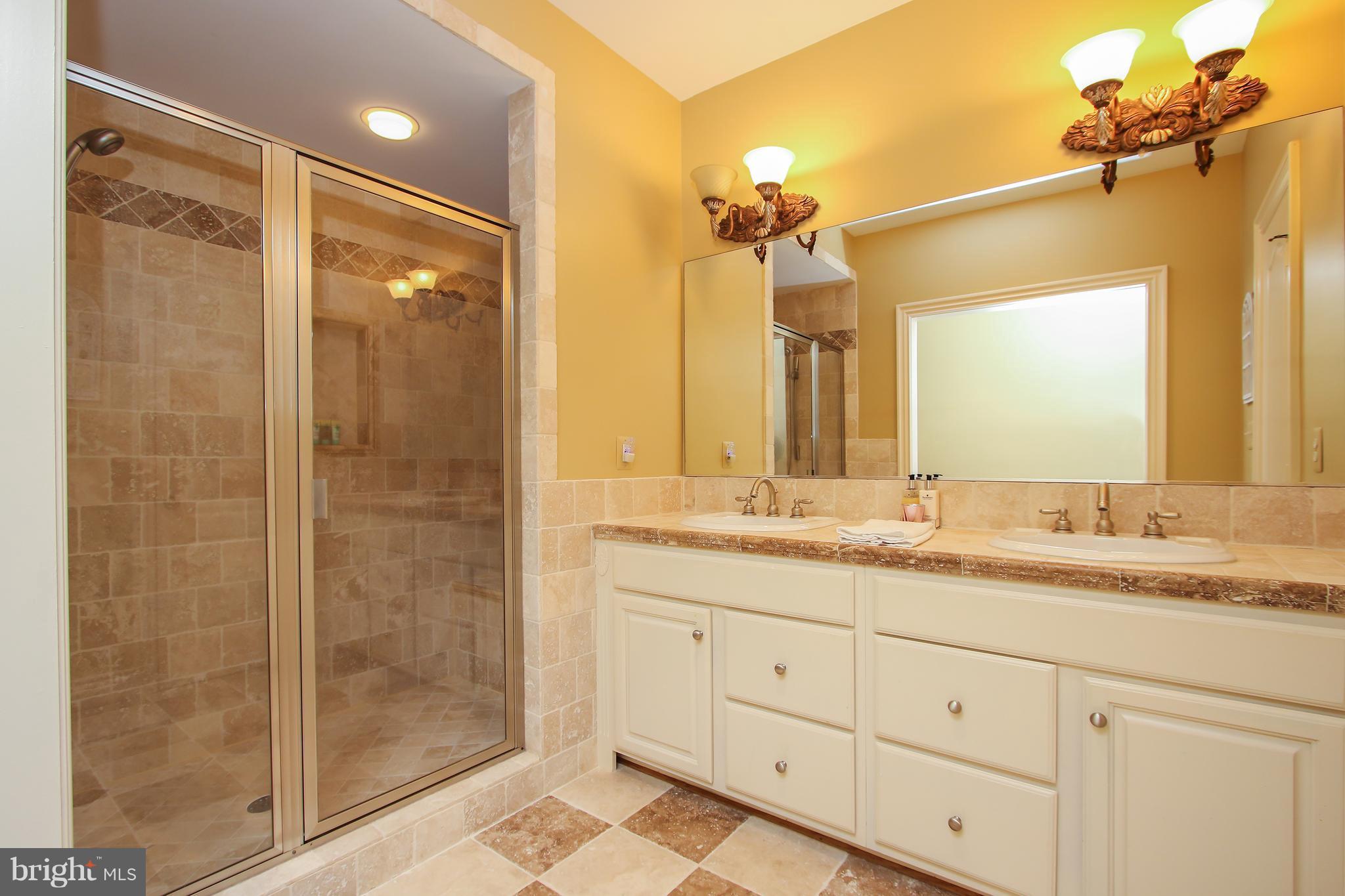 8322 Roxborough Loop Gainesville, VA 20155 - Photo 22 of 37 Bath