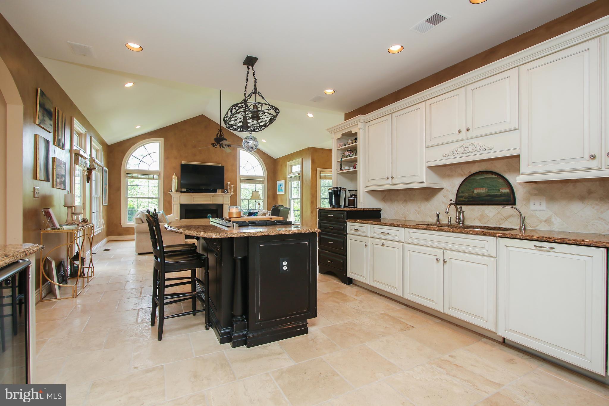8322 Roxborough Loop Gainesville, VA 20155 - Photo 8 of 37 Kitchen