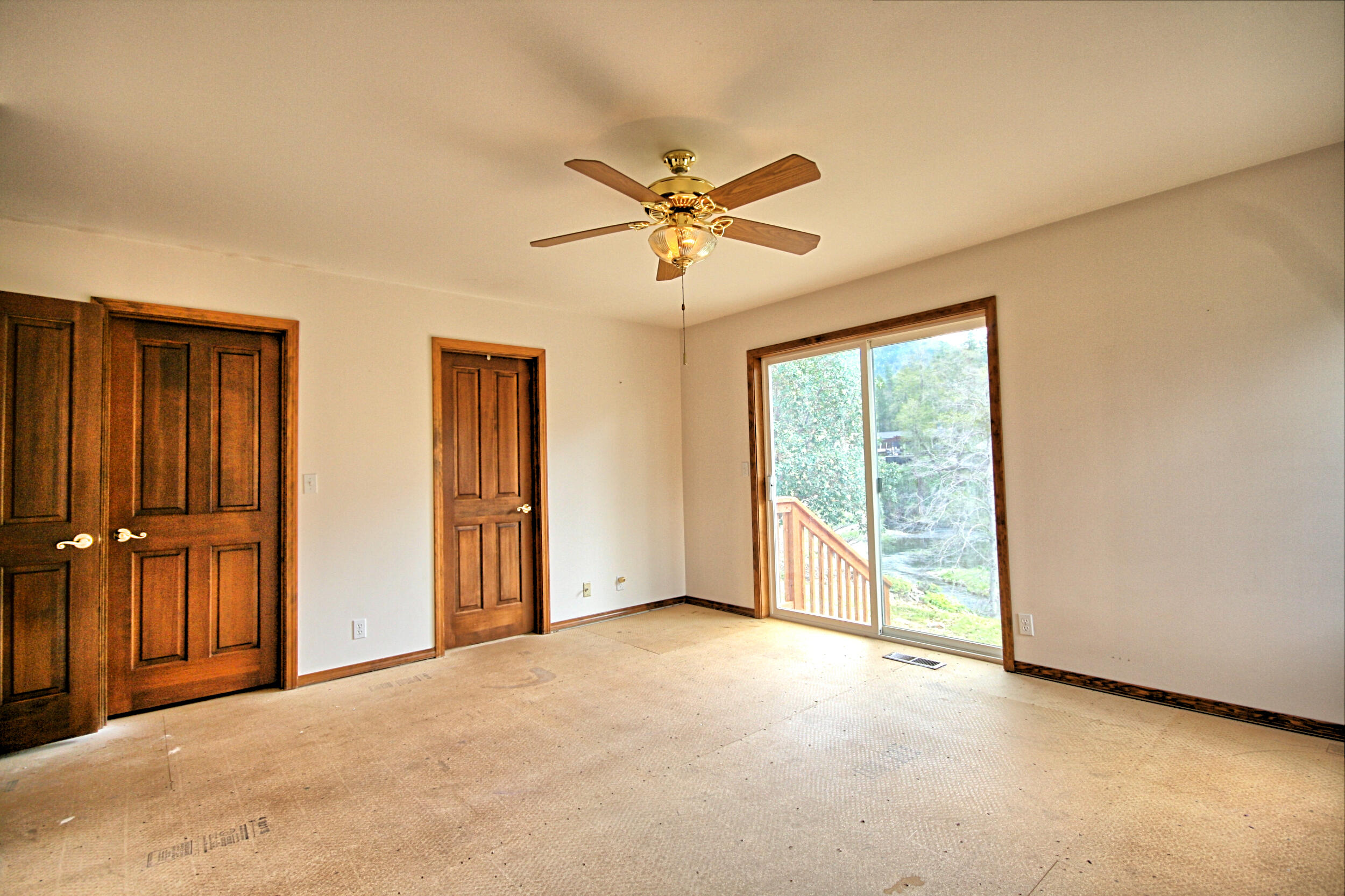 7255 Upper Applegate Road Jacksonville, OR 97530 - Photo 32 of 50 primary bedroom