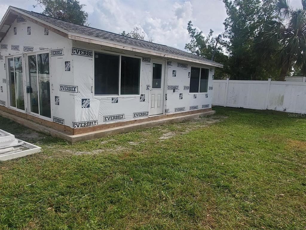 5700 North Lockwood Ridge Road Sarasota, FL 34243 - Photo 4 of 18 Gallery Image 4