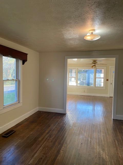 1333 Columbia Road Bristol, TN 37620 - Photo 4 of 9 IMG_6719