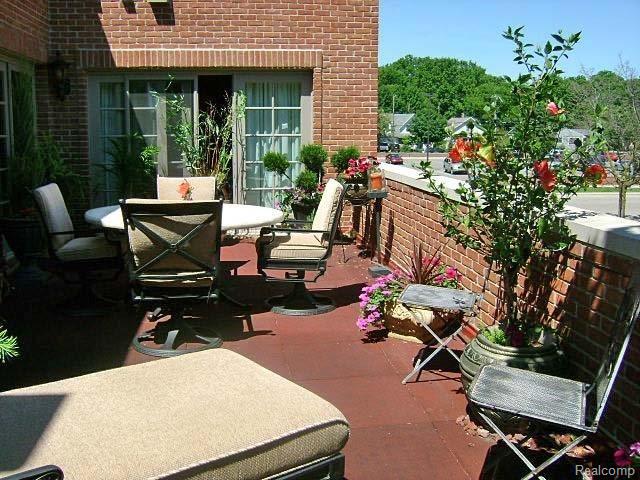202 Walnut Boulevard, Unit 5 Rochester, MI 48307 - Photo 22 of 25 Terrace View-2