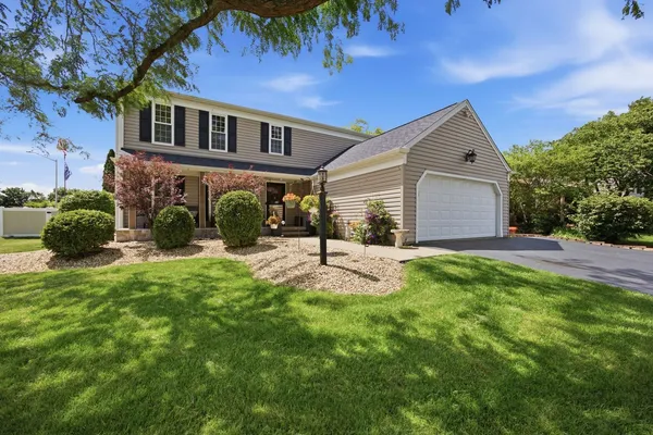 $525,000 | 702 Hickory Lane, Carol Stream, IL 60188