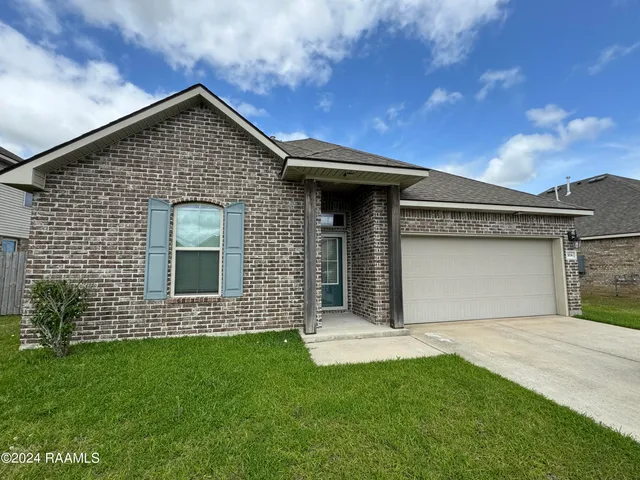 $1,895 | 104 Garden Oaks Avenue, Youngsville, LA 70592