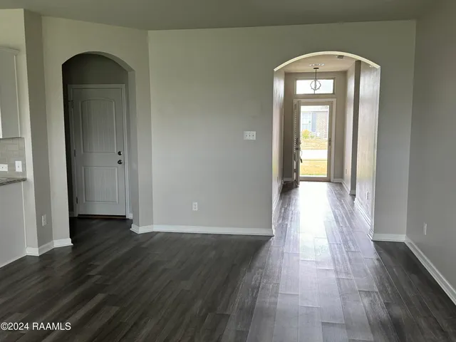 $1,895 | 104 Garden Oaks Avenue, Youngsville, LA 70592