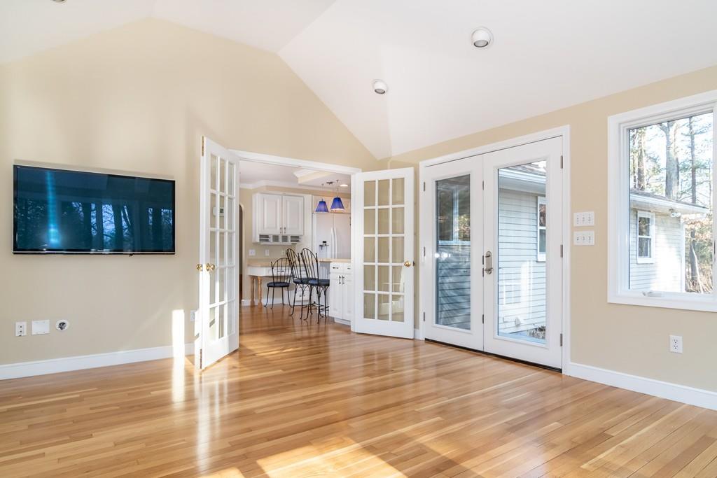 33 Moore Road Wayland, MA 01778 - Photo 7 of 16