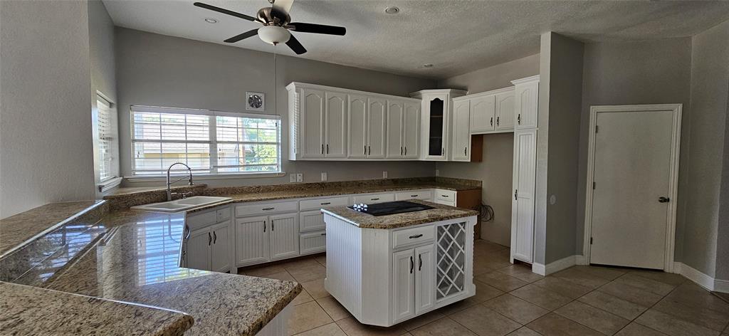 137 Oakview Gainesville, TX 76240 - Photo 4 of 37