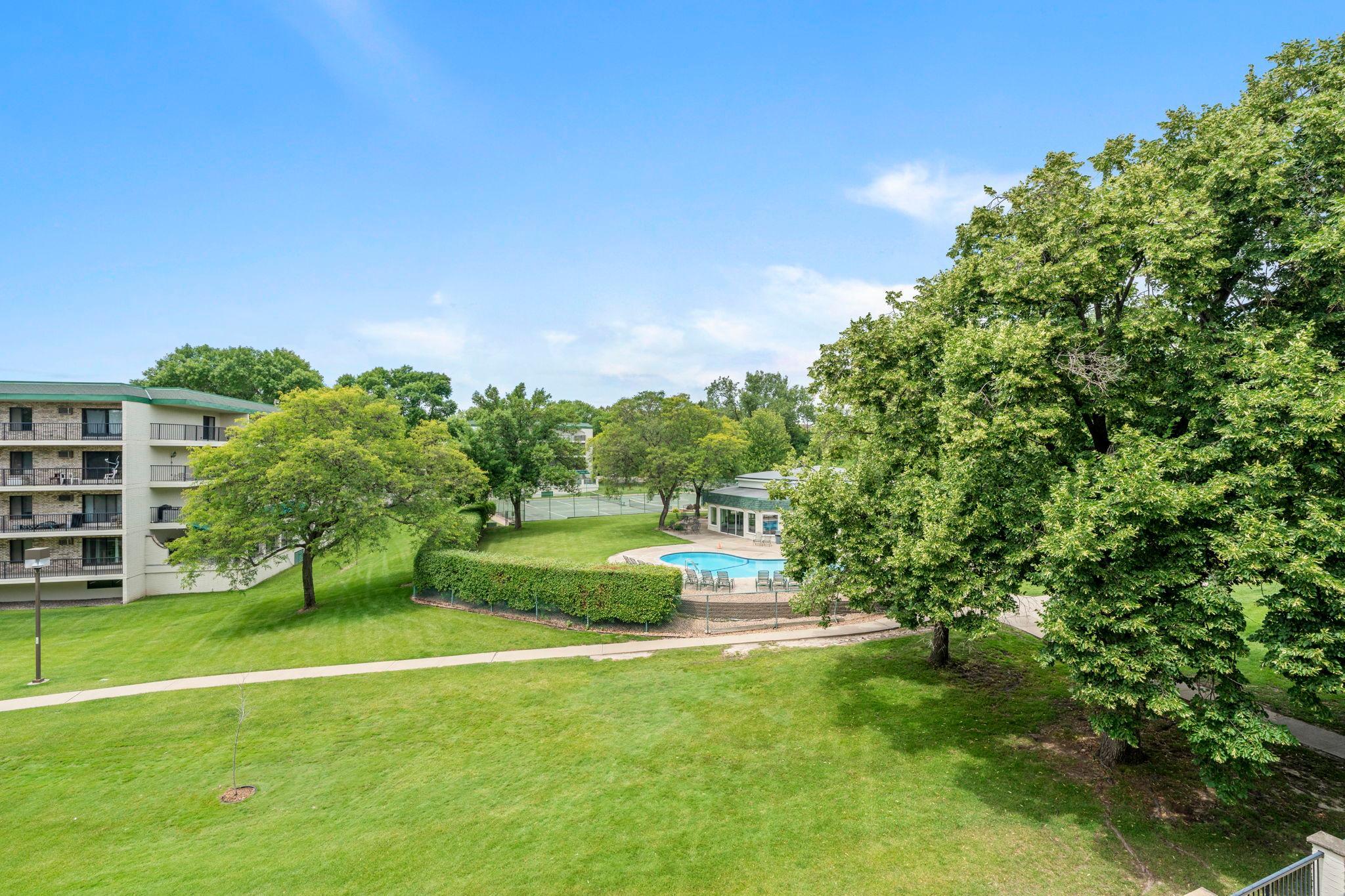 10411 Cedar Lake Road, Unit 419 Minnetonka, MN 55305 - Photo 26 of 58