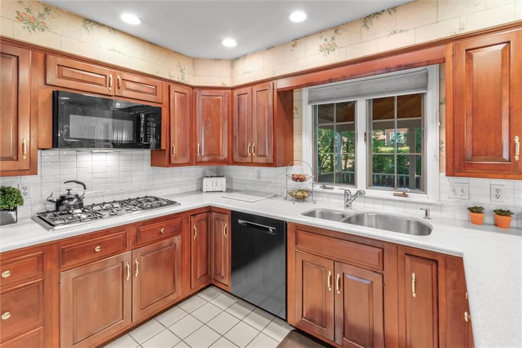 989 Osage Road Pittsburgh, PA 15243 - Photo 11 of 25 Gallery Image 11