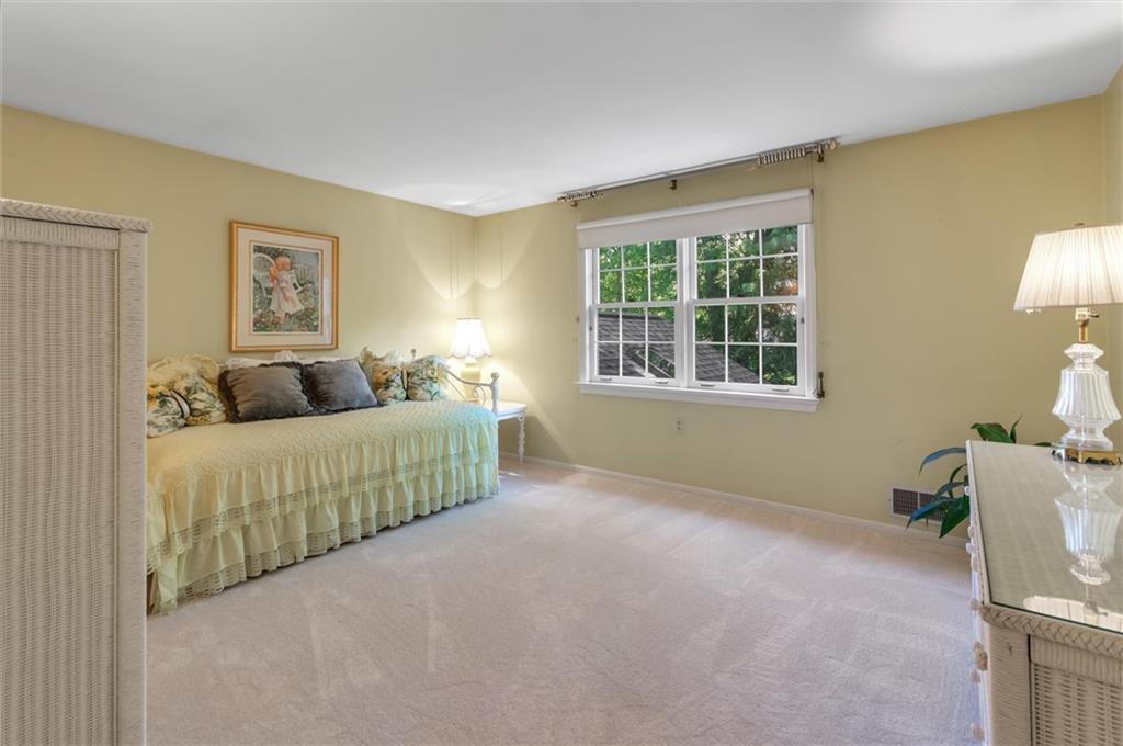 989 Osage Road Pittsburgh, PA 15243 - Photo 20 of 25 Gallery Image 20