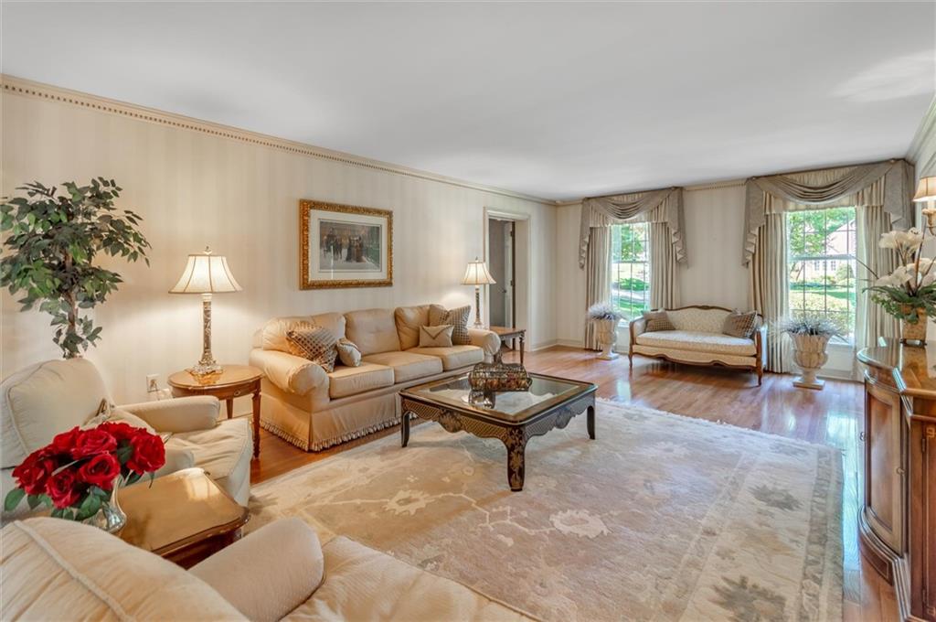 989 Osage Road Pittsburgh, PA 15243 - Photo 6 of 25 Gallery Image 6