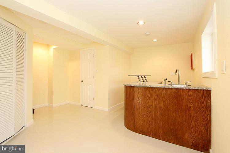 3003 26th Street Northeast Washington, DC 20018 - Photo 2 of 30 Bath