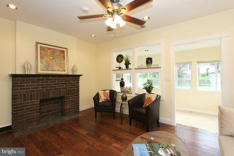 3003 26th Street Northeast Washington, DC 20018 - Photo 18 of 30 Living Room